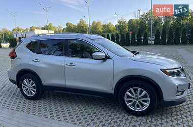 Внедорожник / Кроссовер Nissan Rogue 2017 в 