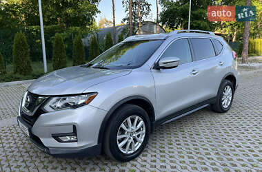 Внедорожник / Кроссовер Nissan Rogue 2017 в 