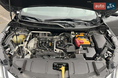 Позашляховик / Кросовер Nissan Rogue 2021 в 
