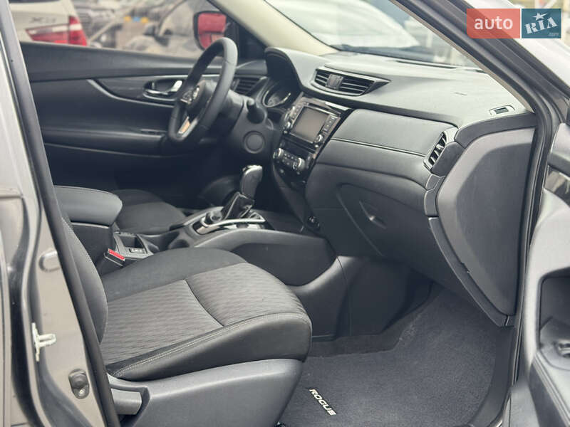 Позашляховик / Кросовер Nissan Rogue 2018 в Львові