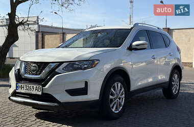 Внедорожник / Кроссовер Nissan Rogue 2017 в Одессе