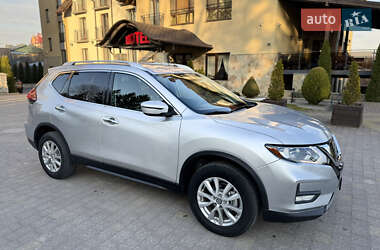 Позашляховик / Кросовер Nissan Rogue 2018 в 