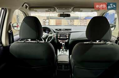 Позашляховик / Кросовер Nissan Rogue 2016 в 