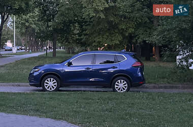 Внедорожник / Кроссовер Nissan Rogue 2017 в 