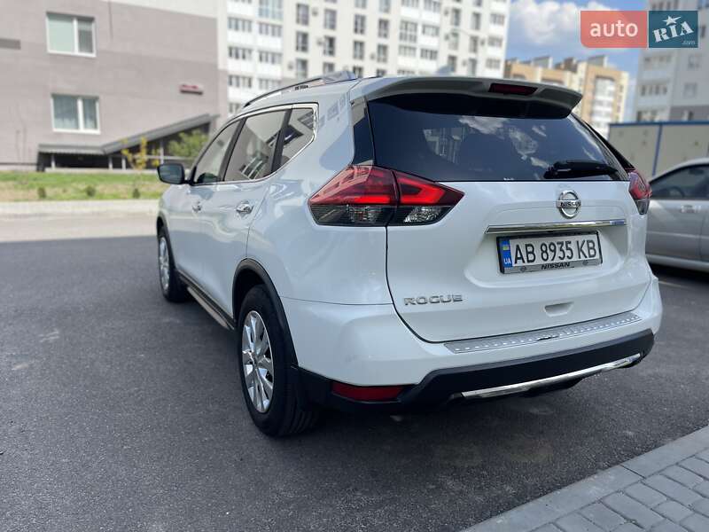 Внедорожник / Кроссовер Nissan Rogue 2016 в Виннице