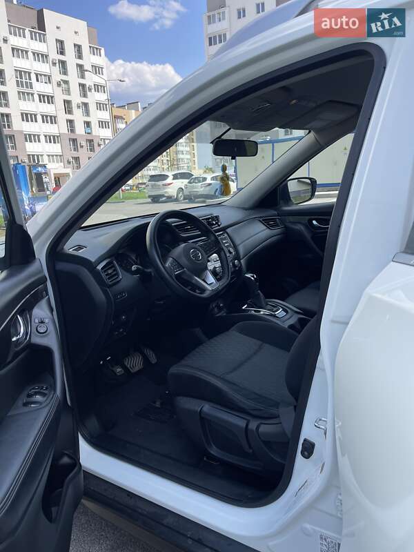 Внедорожник / Кроссовер Nissan Rogue 2016 в Виннице
