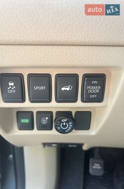 Позашляховик / Кросовер Nissan Rogue 2016 в 