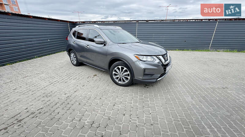 Позашляховик / Кросовер Nissan Rogue 2020 в Києві