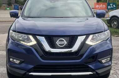 Позашляховик / Кросовер Nissan Rogue 2018 в 