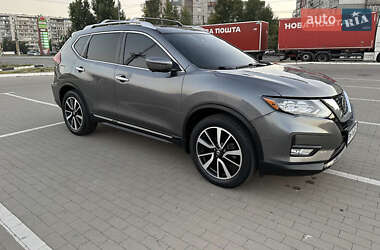 Внедорожник / Кроссовер Nissan Rogue 2019 в 