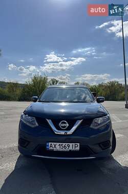Позашляховик / Кросовер Nissan Rogue 2015 в 