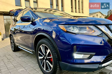 Внедорожник / Кроссовер Nissan Rogue 2016 в Львове