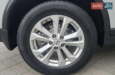 Позашляховик / Кросовер Nissan Rogue 2015 в 