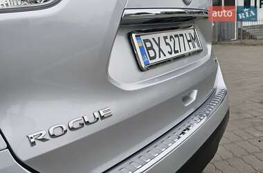 Позашляховик / Кросовер Nissan Rogue 2015 в 