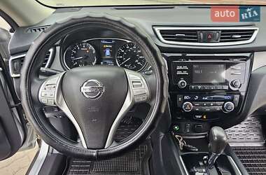 Позашляховик / Кросовер Nissan Rogue 2015 в 