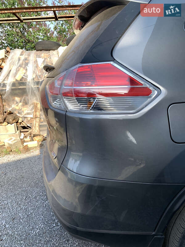 Позашляховик / Кросовер Nissan Rogue 2016 в Кам'янському