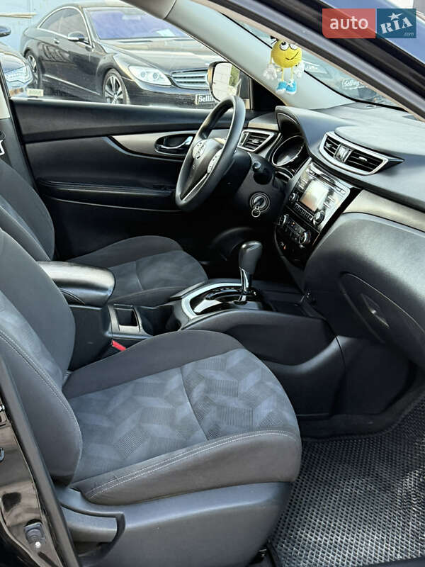 Позашляховик / Кросовер Nissan Rogue 2015 в Рівному