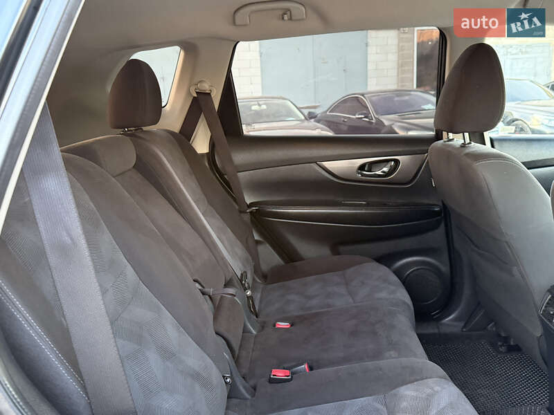 Позашляховик / Кросовер Nissan Rogue 2015 в Рівному