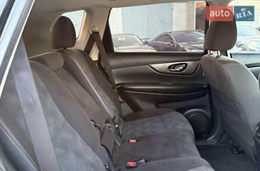 Позашляховик / Кросовер Nissan Rogue 2015 в 