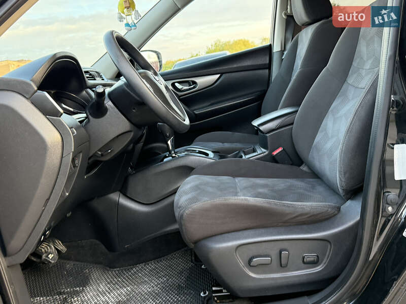 Позашляховик / Кросовер Nissan Rogue 2015 в Рівному