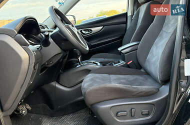 Позашляховик / Кросовер Nissan Rogue 2015 в 