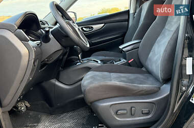Позашляховик / Кросовер Nissan Rogue 2015 в 
