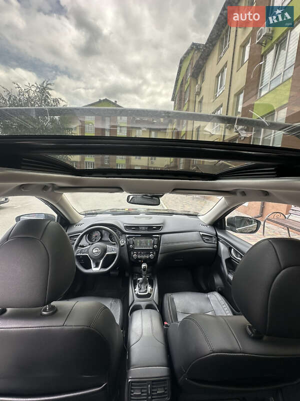 Внедорожник / Кроссовер Nissan Rogue 2019 в Киеве