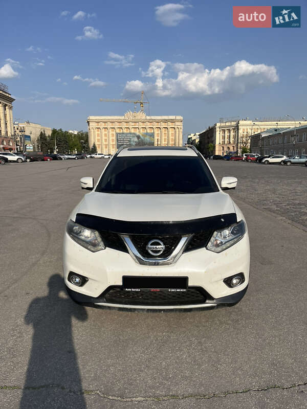 Позашляховик / Кросовер Nissan Rogue 2015 в 