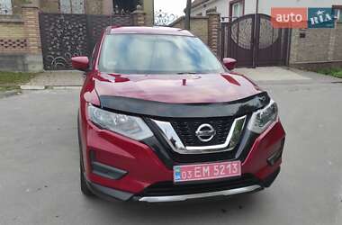Позашляховик / Кросовер Nissan Rogue 2017 в Дубні