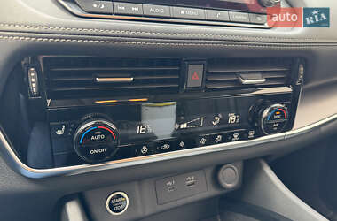 Позашляховик / Кросовер Nissan Rogue 2020 в 