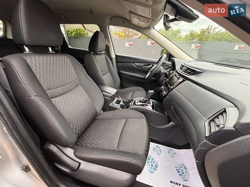 Позашляховик / Кросовер Nissan Rogue 2019 в Львові