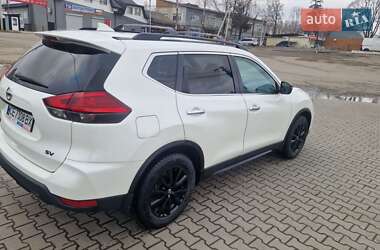 Внедорожник / Кроссовер Nissan Rogue 2017 в Черновцах