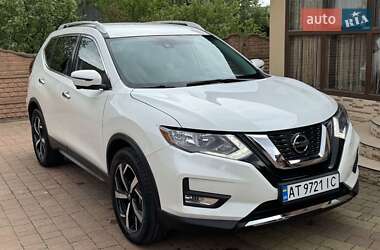Позашляховик / Кросовер Nissan Rogue 2019 в 