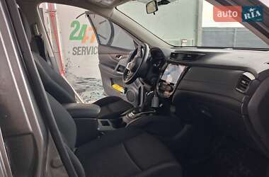 Внедорожник / Кроссовер Nissan Rogue 2017 в Тернополе