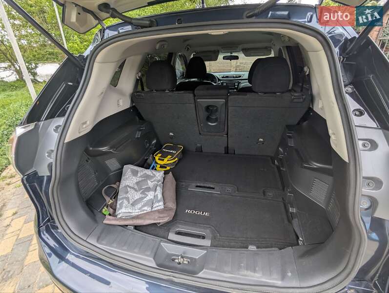 Позашляховик / Кросовер Nissan Rogue 2016 в Луцьку