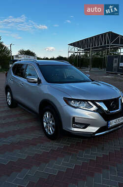 Внедорожник / Кроссовер Nissan Rogue 2017 в 