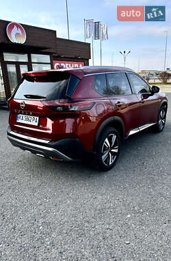 Внедорожник / Кроссовер Nissan Rogue 2023 в 