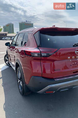 Внедорожник / Кроссовер Nissan Rogue 2023 в 