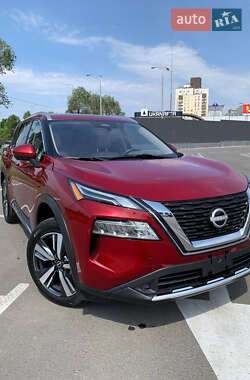 Внедорожник / Кроссовер Nissan Rogue 2023 в 