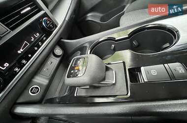 Внедорожник / Кроссовер Nissan Rogue 2023 в 