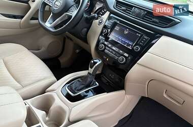 Внедорожник / Кроссовер Nissan Rogue 2019 в 