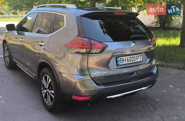 Внедорожник / Кроссовер Nissan Rogue 2018 в 