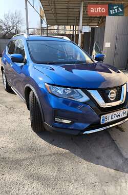 Внедорожник / Кроссовер Nissan Rogue 2017 в Пирятине