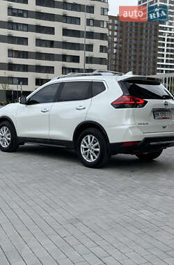 Внедорожник / Кроссовер Nissan Rogue 2017 в 