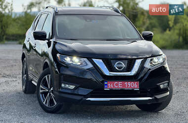 Позашляховик / Кросовер Nissan Rogue 2017 в 