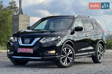 Позашляховик / Кросовер Nissan Rogue 2017 в 