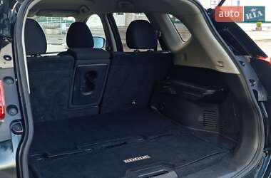 Позашляховик / Кросовер Nissan Rogue 2016 в 