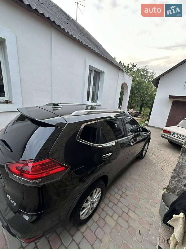 Позашляховик / Кросовер Nissan Rogue 2016 в Краснограді