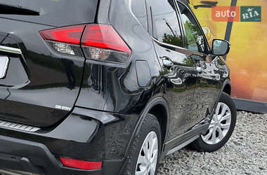 Внедорожник / Кроссовер Nissan Rogue 2017 в 