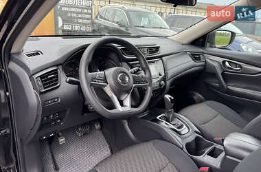 Внедорожник / Кроссовер Nissan Rogue 2017 в 